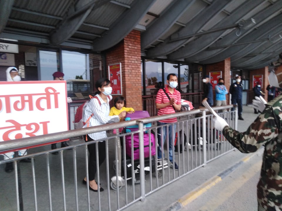 साउदी र यूएईबाट ३ सय नेपाली स्वदेश फर्किँदै